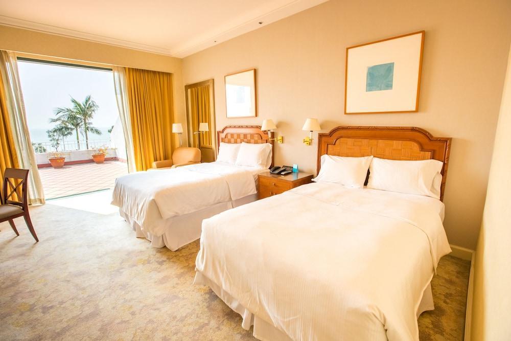 Grand Coloane Resort Macau Ngoại thất bức ảnh A guest room at the Four Seasons Hotel, San Francisco