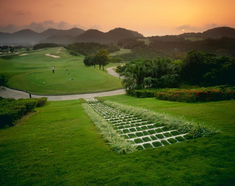 Grand Coloane Resort Macau Ngoại thất bức ảnh Golf course in Okinawa, Japan