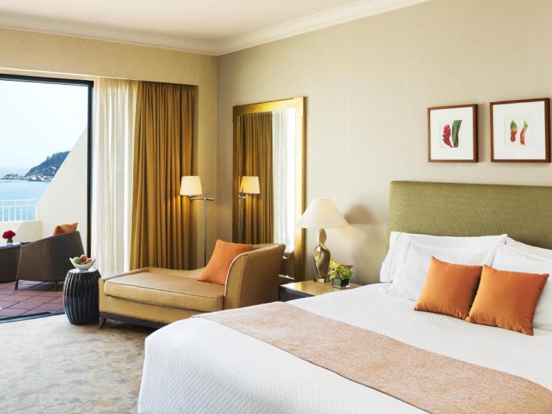Grand Coloane Resort Macau Ngoại thất bức ảnh A guest room at the Conrad Maldives