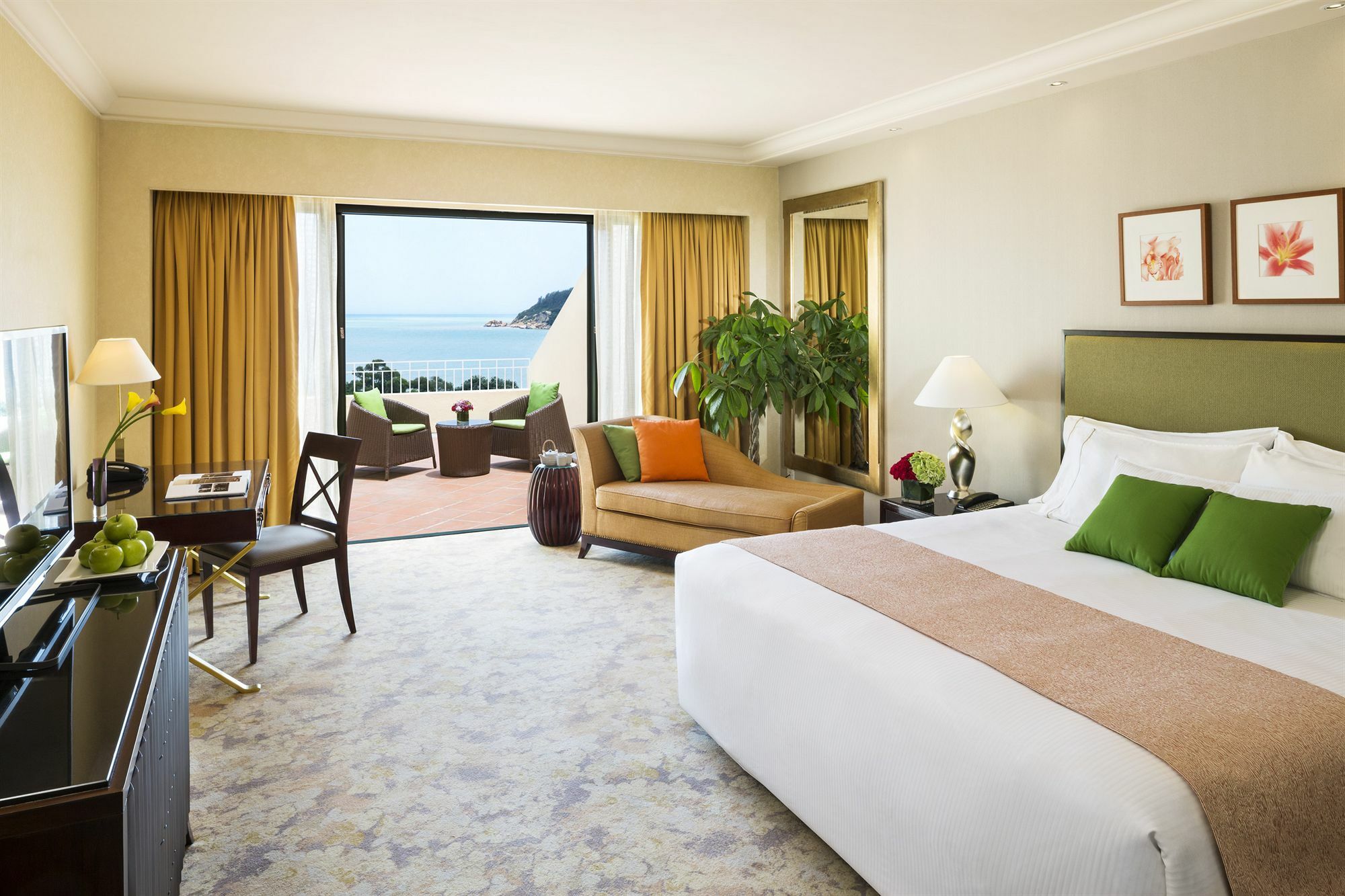 Grand Coloane Resort Macau Ngoại thất bức ảnh A room at the Shangri-La Hotel, Kuala Lumpur